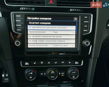 Білий Фольксваген Гольф Р, об'ємом двигуна 2 л та пробігом 138 тис. км за 17499 $, фото 62 на Automoto.ua