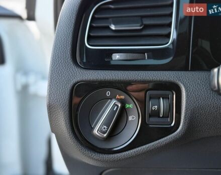 Білий Фольксваген Гольф Р, об'ємом двигуна 2 л та пробігом 138 тис. км за 17499 $, фото 66 на Automoto.ua