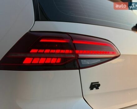 Білий Фольксваген Гольф Р, об'ємом двигуна 2 л та пробігом 138 тис. км за 17499 $, фото 31 на Automoto.ua