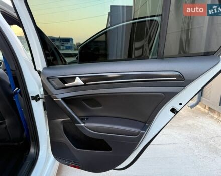 Білий Фольксваген Гольф Р, об'ємом двигуна 2 л та пробігом 138 тис. км за 17499 $, фото 74 на Automoto.ua