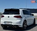 Белый Фольксваген Гольф Р, объемом двигателя 2 л и пробегом 106 тыс. км за 22000 $, фото 2 на Automoto.ua