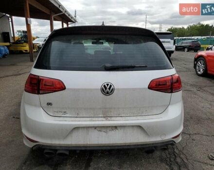 Белый Фольксваген Гольф Р, объемом двигателя 2 л и пробегом 104 тыс. км за 3000 $, фото 5 на Automoto.ua