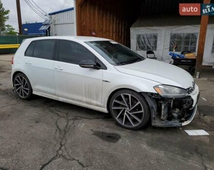 Белый Фольксваген Гольф Р, объемом двигателя 2 л и пробегом 104 тыс. км за 3000 $, фото 3 на Automoto.ua