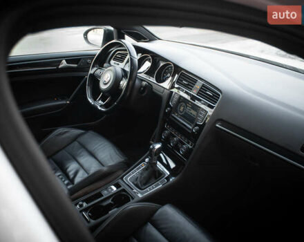 Білий Фольксваген Гольф Р, об'ємом двигуна 1.98 л та пробігом 111 тис. км за 20900 $, фото 9 на Automoto.ua