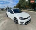 Белый Фольксваген Гольф Р, объемом двигателя 2 л и пробегом 72 тыс. км за 21000 $, фото 3 на Automoto.ua