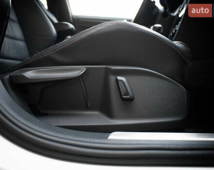 Білий Фольксваген Гольф Р, об'ємом двигуна 1.98 л та пробігом 111 тис. км за 20900 $, фото 28 на Automoto.ua