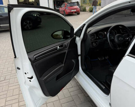 Белый Фольксваген Гольф Р, объемом двигателя 1.97 л и пробегом 154 тыс. км за 22000 $, фото 11 на Automoto.ua