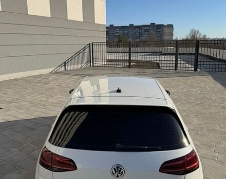 Белый Фольксваген Гольф Р, объемом двигателя 2 л и пробегом 129 тыс. км за 21000 $, фото 8 на Automoto.ua