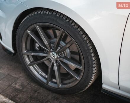 Белый Фольксваген Гольф Р, объемом двигателя 1.97 л и пробегом 57 тыс. км за 25499 $, фото 15 на Automoto.ua