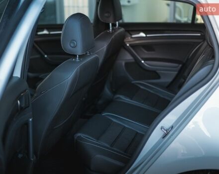 Белый Фольксваген Гольф Р, объемом двигателя 1.97 л и пробегом 57 тыс. км за 25499 $, фото 76 на Automoto.ua