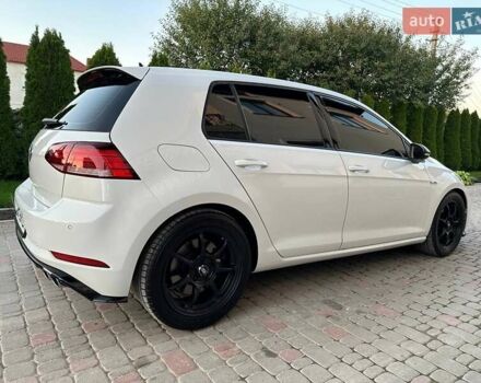 Білий Фольксваген Гольф Р, об'ємом двигуна 1.97 л та пробігом 64 тис. км за 26700 $, фото 13 на Automoto.ua