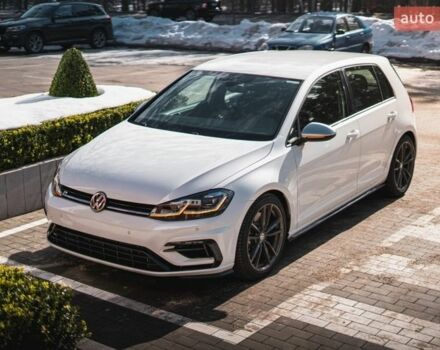 Белый Фольксваген Гольф Р, объемом двигателя 1.97 л и пробегом 57 тыс. км за 25499 $, фото 77 на Automoto.ua
