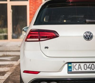 Белый Фольксваген Гольф Р, объемом двигателя 1.97 л и пробегом 57 тыс. км за 25499 $, фото 60 на Automoto.ua
