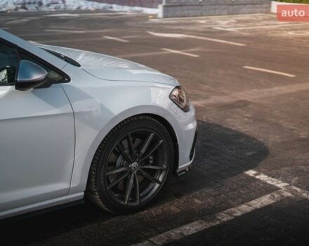 Белый Фольксваген Гольф Р, объемом двигателя 1.97 л и пробегом 57 тыс. км за 25499 $, фото 28 на Automoto.ua