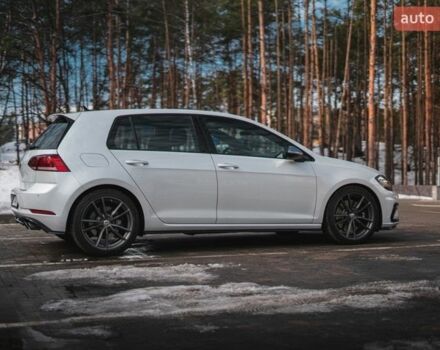 Белый Фольксваген Гольф Р, объемом двигателя 1.97 л и пробегом 57 тыс. км за 25499 $, фото 17 на Automoto.ua