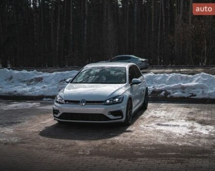 Белый Фольксваген Гольф Р, объемом двигателя 1.97 л и пробегом 57 тыс. км за 25499 $, фото 43 на Automoto.ua