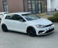 Белый Фольксваген Гольф Р, объемом двигателя 2 л и пробегом 30 тыс. км за 31500 $, фото 4 на Automoto.ua
