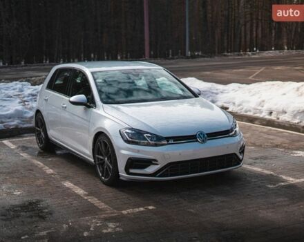 Белый Фольксваген Гольф Р, объемом двигателя 1.97 л и пробегом 57 тыс. км за 25499 $, фото 3 на Automoto.ua