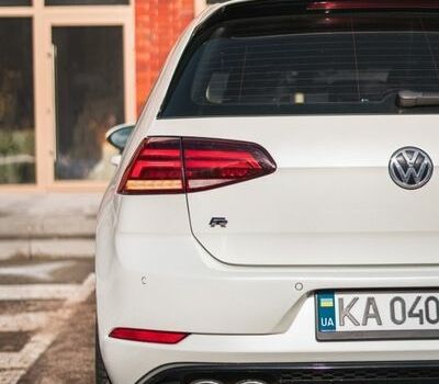 Белый Фольксваген Гольф Р, объемом двигателя 1.97 л и пробегом 57 тыс. км за 25499 $, фото 64 на Automoto.ua