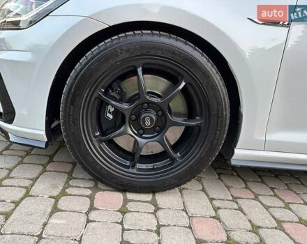 Білий Фольксваген Гольф Р, об'ємом двигуна 1.97 л та пробігом 64 тис. км за 26700 $, фото 40 на Automoto.ua