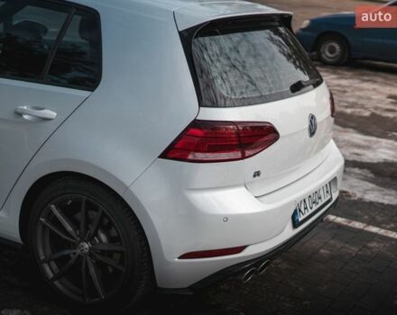 Белый Фольксваген Гольф Р, объемом двигателя 1.97 л и пробегом 57 тыс. км за 25499 $, фото 12 на Automoto.ua
