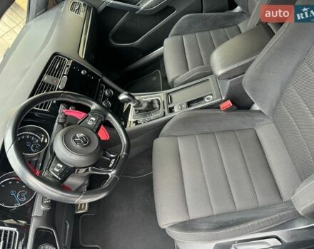 Білий Фольксваген Гольф Р, об'ємом двигуна 2 л та пробігом 70 тис. км за 24000 $, фото 9 на Automoto.ua