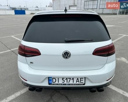 Білий Фольксваген Гольф Р, об'ємом двигуна 2 л та пробігом 70 тис. км за 24000 $, фото 3 на Automoto.ua