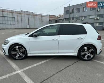 Білий Фольксваген Гольф Р, об'ємом двигуна 2 л та пробігом 70 тис. км за 24000 $, фото 5 на Automoto.ua