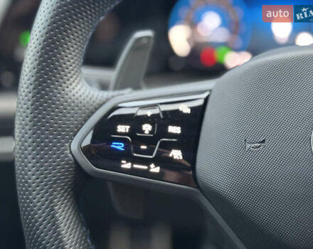 Білий Фольксваген Гольф Р, об'ємом двигуна 2 л та пробігом 33 тис. км за 46000 $, фото 47 на Automoto.ua