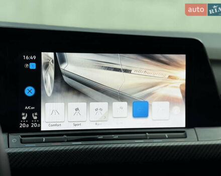 Білий Фольксваген Гольф Р, об'ємом двигуна 2 л та пробігом 33 тис. км за 46000 $, фото 49 на Automoto.ua