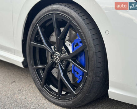 Білий Фольксваген Гольф Р, об'ємом двигуна 2 л та пробігом 33 тис. км за 46000 $, фото 14 на Automoto.ua