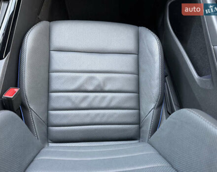 Білий Фольксваген Гольф Р, об'ємом двигуна 2 л та пробігом 33 тис. км за 46000 $, фото 41 на Automoto.ua