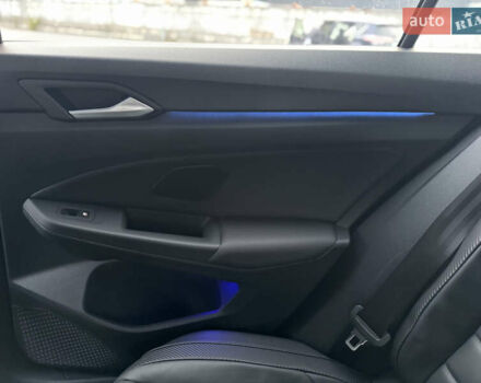 Білий Фольксваген Гольф Р, об'ємом двигуна 2 л та пробігом 33 тис. км за 46000 $, фото 43 на Automoto.ua