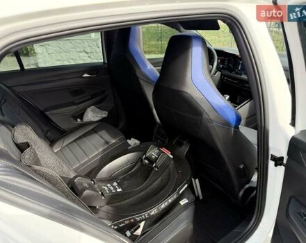 Білий Фольксваген Гольф Р, об'ємом двигуна 1.98 л та пробігом 3 тис. км за 45000 $, фото 29 на Automoto.ua