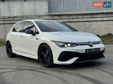 Фольксваген Гольф Р 2023 в Киеве на Automoto.ua Белый Фольксваген Гольф Р, объемом двигателя 2 л и пробегом 33 тыс. км за 46000 $, фото 1 на Automoto.ua