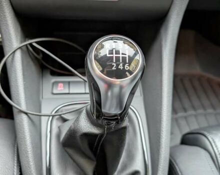 Чорний Фольксваген Гольф Р, об'ємом двигуна 2 л та пробігом 84 тис. км за 15000 $, фото 24 на Automoto.ua