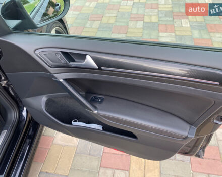 Чорний Фольксваген Гольф Р, об'ємом двигуна 2 л та пробігом 167 тис. км за 18000 $, фото 8 на Automoto.ua
