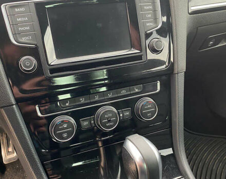 Чорний Фольксваген Гольф Р, об'ємом двигуна 2 л та пробігом 163 тис. км за 21000 $, фото 11 на Automoto.ua