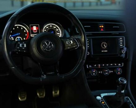 Черный Фольксваген Гольф Р, объемом двигателя 1.98 л и пробегом 176 тыс. км за 14799 $, фото 14 на Automoto.ua