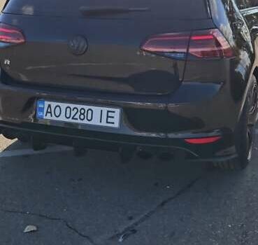 Черный Фольксваген Гольф Р, объемом двигателя 2 л и пробегом 141 тыс. км за 18500 $, фото 4 на Automoto.ua