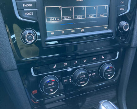 Черный Фольксваген Гольф Р, объемом двигателя 2 л и пробегом 70 тыс. км за 22900 $, фото 26 на Automoto.ua