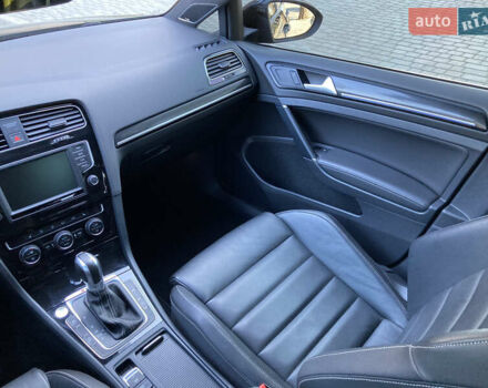 Черный Фольксваген Гольф Р, объемом двигателя 2 л и пробегом 70 тыс. км за 22900 $, фото 12 на Automoto.ua