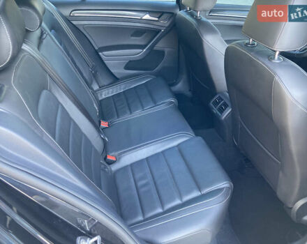 Черный Фольксваген Гольф Р, объемом двигателя 2 л и пробегом 70 тыс. км за 20700 $, фото 16 на Automoto.ua