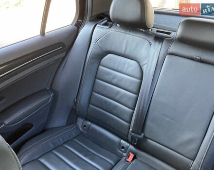 Черный Фольксваген Гольф Р, объемом двигателя 2 л и пробегом 70 тыс. км за 22900 $, фото 17 на Automoto.ua