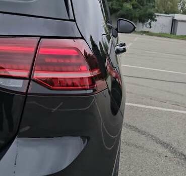 Черный Фольксваген Гольф Р, объемом двигателя 2 л и пробегом 141 тыс. км за 18500 $, фото 7 на Automoto.ua