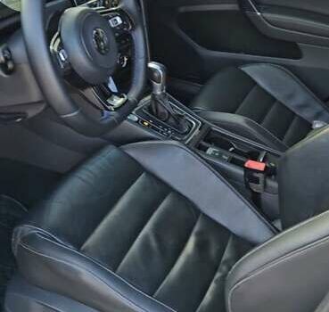 Черный Фольксваген Гольф Р, объемом двигателя 2 л и пробегом 141 тыс. км за 18500 $, фото 12 на Automoto.ua