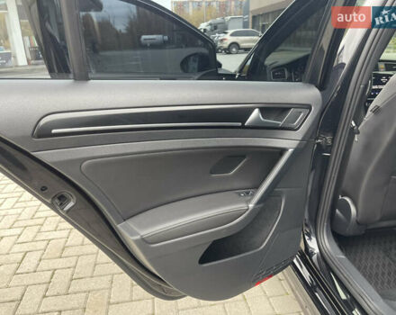 Чорний Фольксваген Гольф Р, об'ємом двигуна 2 л та пробігом 99 тис. км за 20999 $, фото 22 на Automoto.ua