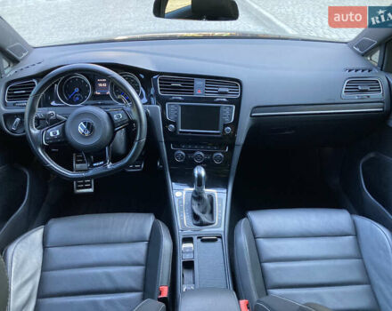 Черный Фольксваген Гольф Р, объемом двигателя 2 л и пробегом 70 тыс. км за 22900 $, фото 11 на Automoto.ua