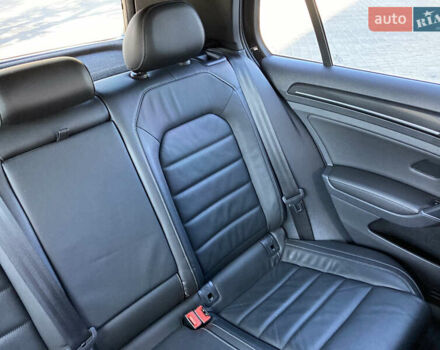 Черный Фольксваген Гольф Р, объемом двигателя 2 л и пробегом 70 тыс. км за 20700 $, фото 15 на Automoto.ua