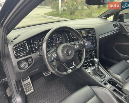 Чорний Фольксваген Гольф Р, об'ємом двигуна 2 л та пробігом 99 тис. км за 20999 $, фото 13 на Automoto.ua